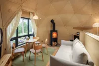 Nine Pines Lodge - parking
