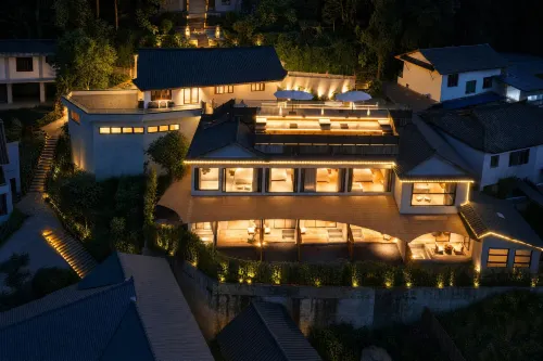 Zuwang Qingyin Homestay (Emeishan Qingyin Pavilion Scenic Area) - موقف سيارات