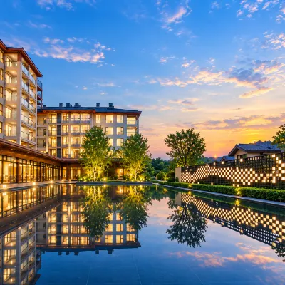 Wuyishan Jiulong Bay Resort Hotels near Wuyishan Railway Station