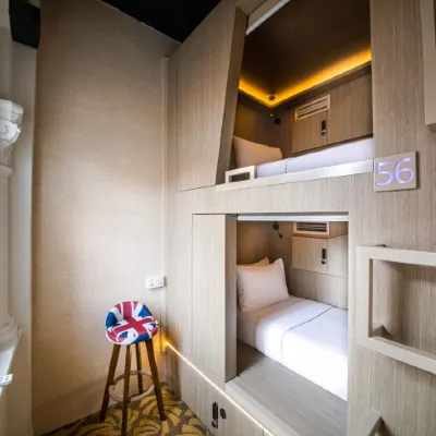 كيوب بوتيك كابسول هوتل ا@ت كامبونج جلام Hotels near مجمع جولدن مايل