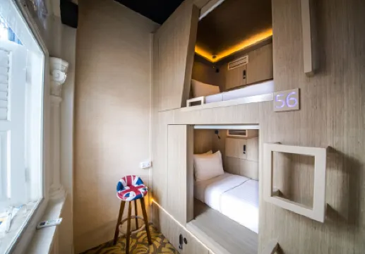 Cube Boutique Capsule Hotel @ Kampong Glam