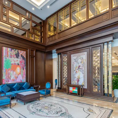Reyna Luxury Hotel by 22Land Các khách sạn gần Cổng Làng Mễ Trì Thượng