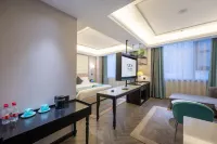 Xana Hotelle (Pingdingshan Heping Road Pedestrian Street) - Hot Tub