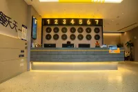 7Days Inn Hotel (Xiaogan Dawu Caifu Square)