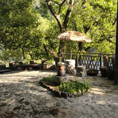 Meiling Stone House Homestay