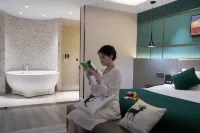 Kaili Shangya International Intelligent Hotel (Grand Cross State People's Hospital) - شرفة