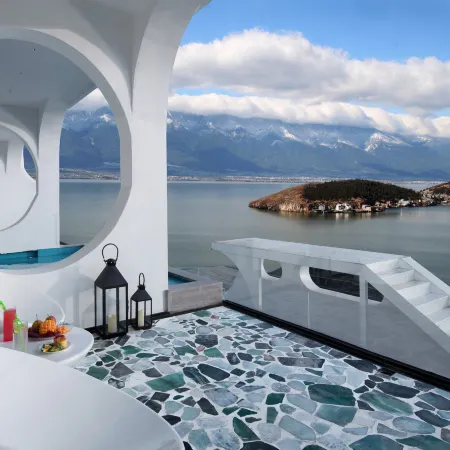 Dali Yunji No.1 Cliff Seaview Hotel