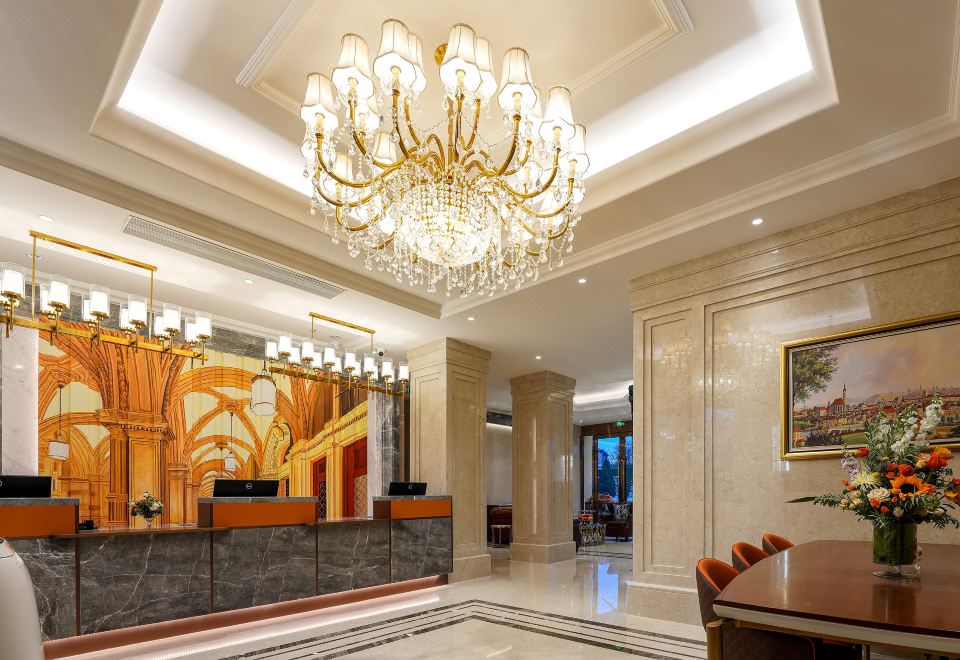 5. 비엔나 호텔(V..