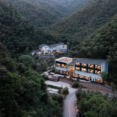 Wuta Xinshe (Jingshan Temple Branch)