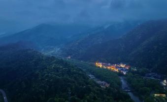 Fanjingshan-Chuanshang language mountain dust-free accommodation (Dongmen shop in the scenic spot)