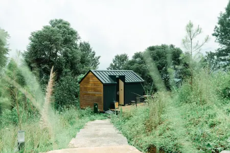 Bobocabin Gunung Mas, Puncak Отели рядом с достопримечательностью «Таман Сафари Индонезия Богор»