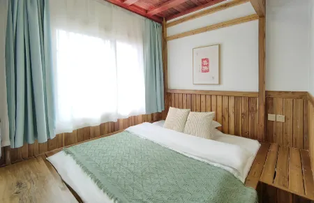 Just waiting for you inn (Zhangjiajie Railway Station Tianmenshan Cableway Station)