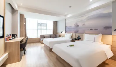 Tupai Hotel Chain (Huarong People's Square Branch)