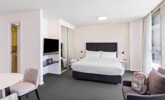 Meriton Suites Campbell Street, Sydney