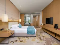 Golden Shining Gulf Hot Spring Resort Hotel فنادق في تشيُ جينغ