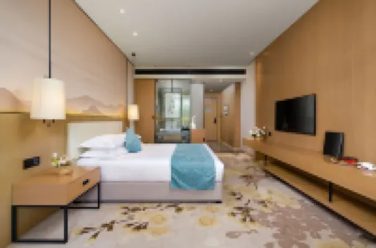 Golden Shining Gulf Hot Spring Resort Hotel