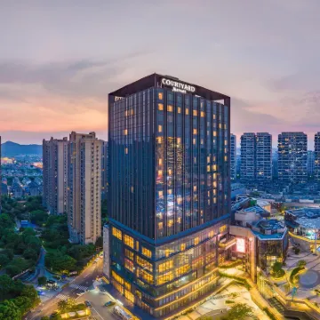 Suzhou Wuzhong Hopson Marriott Courtyard by Marriott Hotel Hotels near Emerald City Suzhou