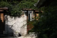 Future Homestay （Xingyi Wanfenglin Store）