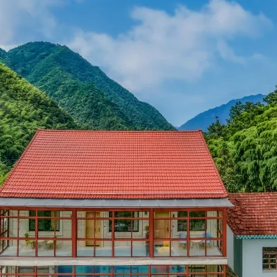 Anji Huifengge · Family-Friendly Vacation Home with Pool, Stream Access, and Mountain Views Hotels near Donglingcun