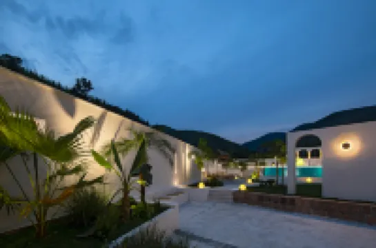 Moganshan Grassland Homestay · Suxi Private Soup Hot Spring Garden Villa