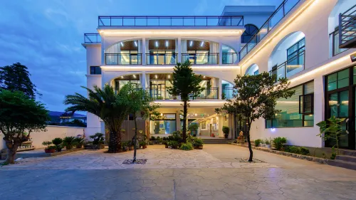 Jingyi Hot Spring Hotel