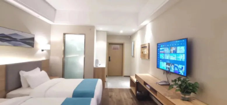 Chaqia Salt Lake Tianyu Holiday Inn