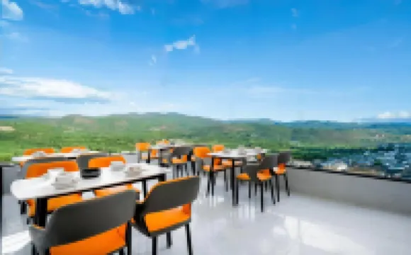 Riverside Sunshine Hotel (Dali Ancient City South Gate)