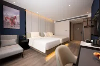 Snow Hotel Отели рядом с достопримечательностью «Плав Памир»