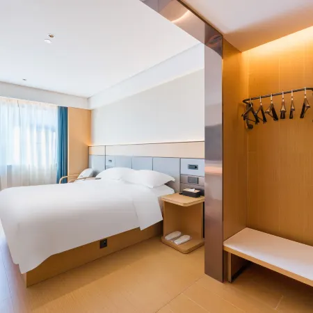 Shiyan Qiyue Hotel (People's Square)