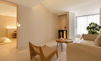 Hengdian Manduo Huaqi Meishu (Hengdian World Studios Pedestrian Street Store)