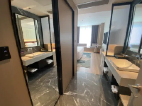 โรงแรมรอยัลพาร์ค โรงแรมในเหอผู่