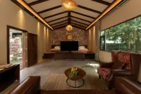Yifangxi Hot Spring Hotel (Xianahei Branch, Wanfenglin Scenic Area) - balcony