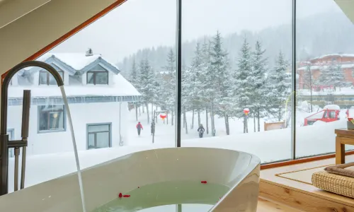 Lanting Snow Hotel (Xuexiang National Forest Park)