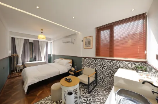 Shuyu Homestay (Quanzhou West Street Zhongshan Road Shuimen Guozi noodle shop) โรงแรมใกล้มัสยิดฉิงจิง