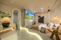 MisooHi · Nanzhi Homestay (Zhongshan Road Pedestrian Street Ferry Terminal Branch) - parking