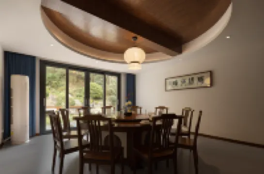 SJXZ •  Mountain Beauty Hotel