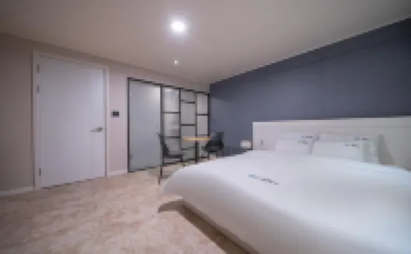 CC 飯店 Wisdom Jewelry Wholesaler附近的飯店