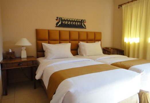 발리라 에어포트 호텔 정원