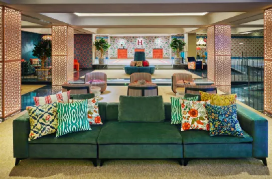 Hesperia Sevilla โรงแรมใน