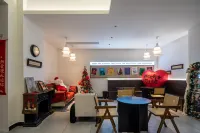 Linhai Jingjiangli City Light Stay (Yintaicheng Yaoda Department Store) - palestra