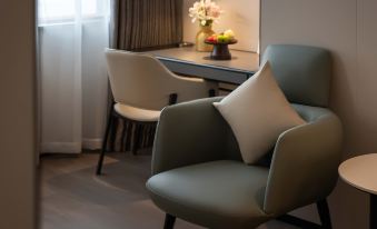 Atour Hotel Chongqing Liangjiang New Area Happiness Plaza