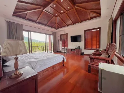 The Destination of Yujian in Baoting Hotels in Baoting Mount Qixian Tourist Resort