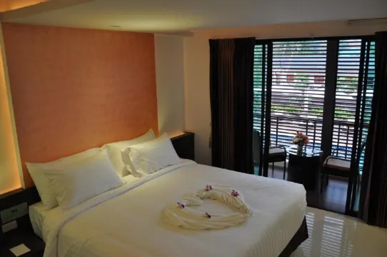 ห้องดีลักซ์ เตียงใหญ่ 1 เตียง