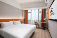 華庭雲棲酒店（平果高鐵站馬頭山清心公園店） 鄰近平果市革命烈士陵園的酒店