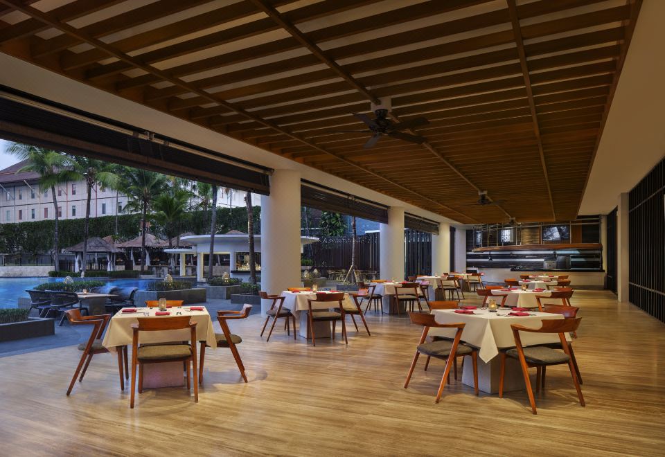 발코니에서 바라본 르기안 해변