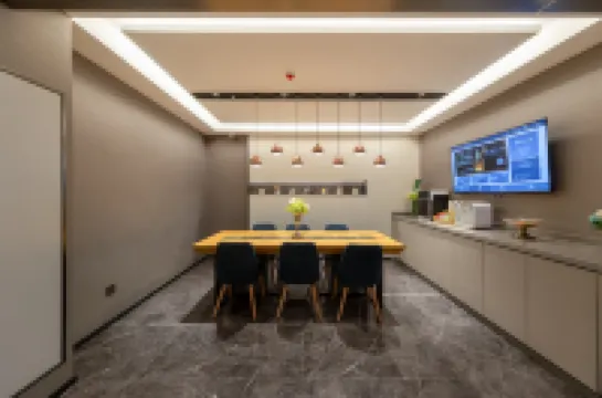 Homeinn Selected Hotel (Yizheng Xupu Station)