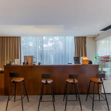 Shaojian Banshushe B&B (Lujiang Tangchi Hot Spring Resort)