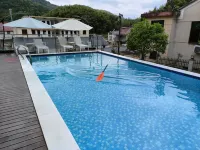 Swallow's Nest Swimming Pool Homestay - สระว่ายน้ำแบบอินฟินิตี้