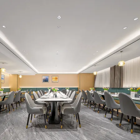 Pearl Hotel (Zhuhai Gongbei Port Couples Middle Road Branch) Отели рядом с достопримечательностью «Чжухайский Город Чжанчжоу»