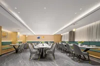 Pearl Hotel (Zhuhai Gongbei Port Couples Middle Road Branch)